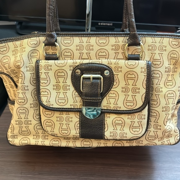 Authentic Etienne Aigner shoulder bag - Picture 2 of 7